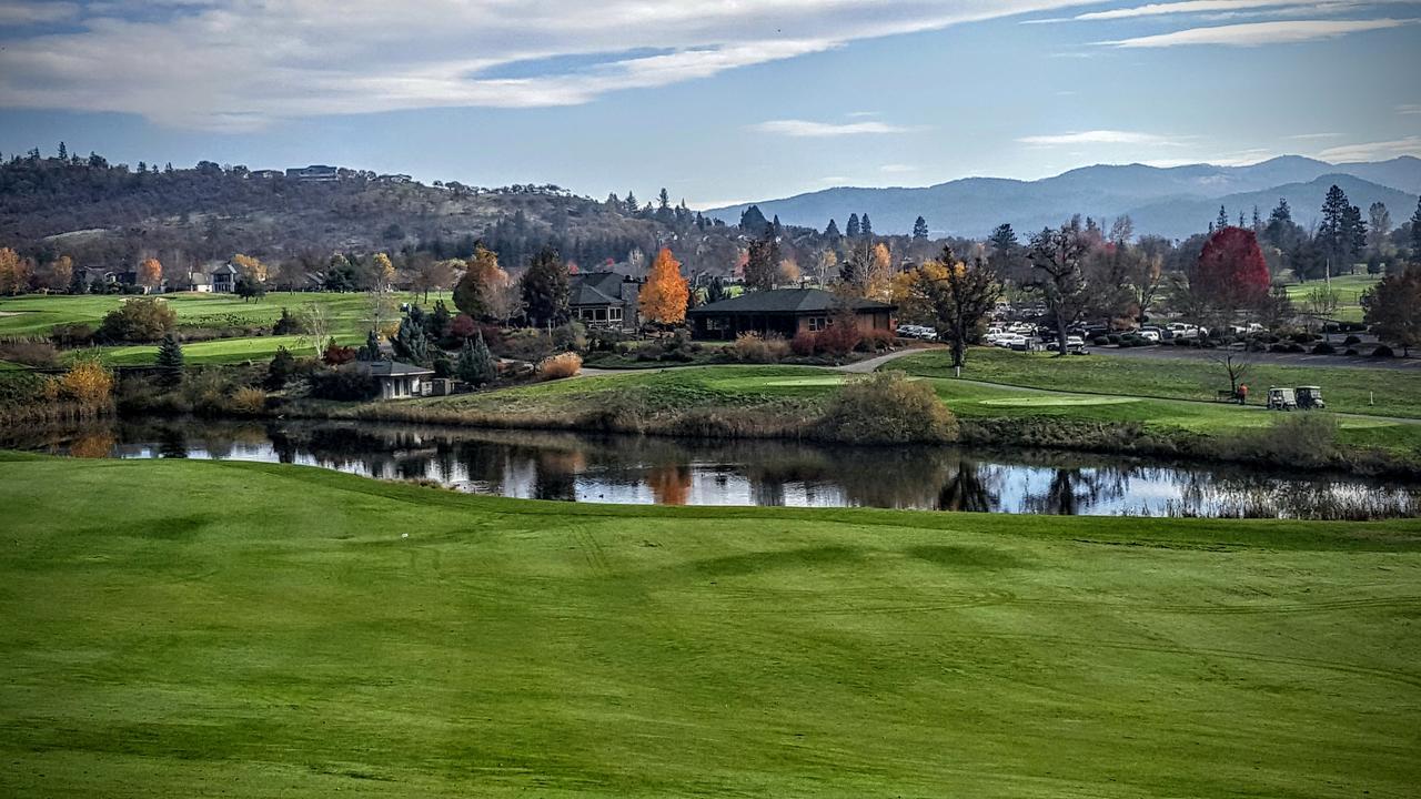 Resort At Eagle Point Golf Club Lodging Medford Exteriér fotografie